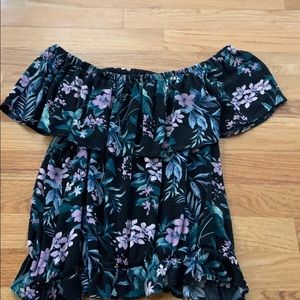 Off the shoulder American Eagle Top